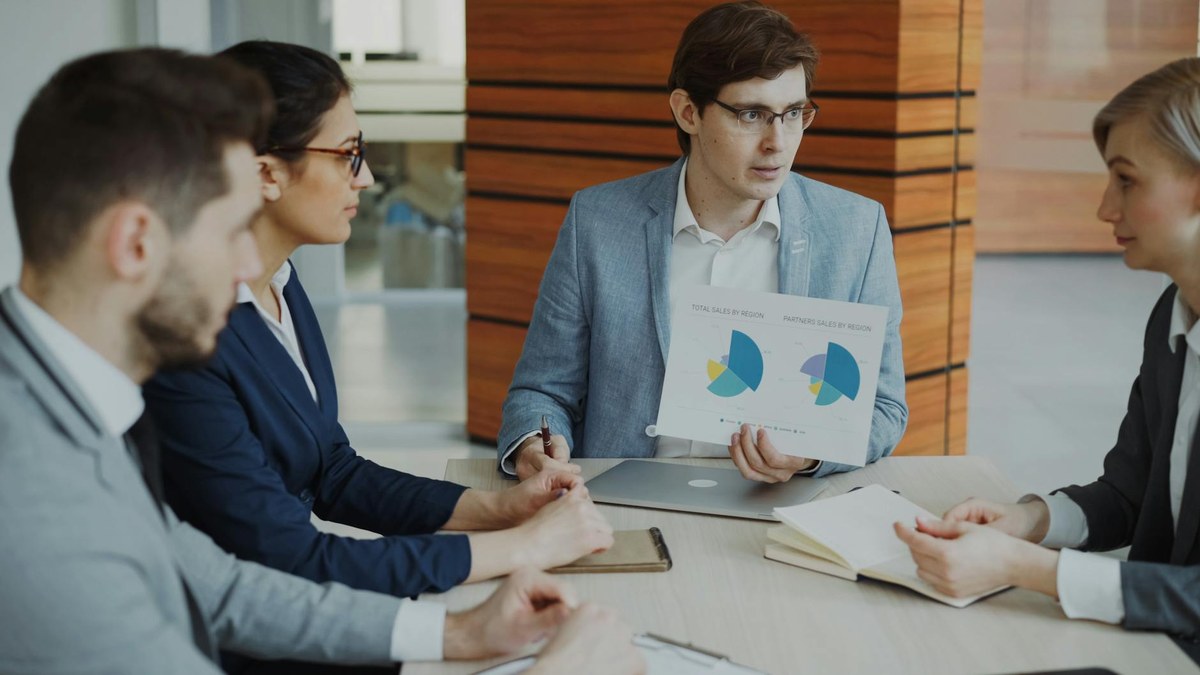 How B2B Buyers Actually Make Decisions in 2024